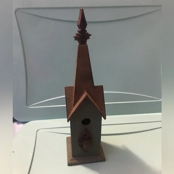 Bird house - Picture 1 of 3